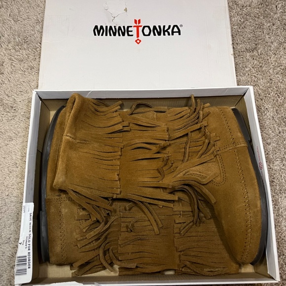 Minnetonka 3 layer fringe boot - Picture 4 of 6